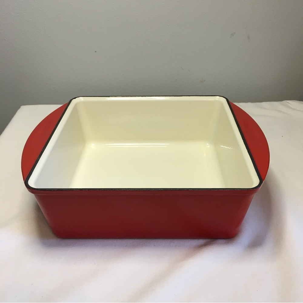 New in Box Technique Porcelain Enamel Cast Iron Casserole Dish